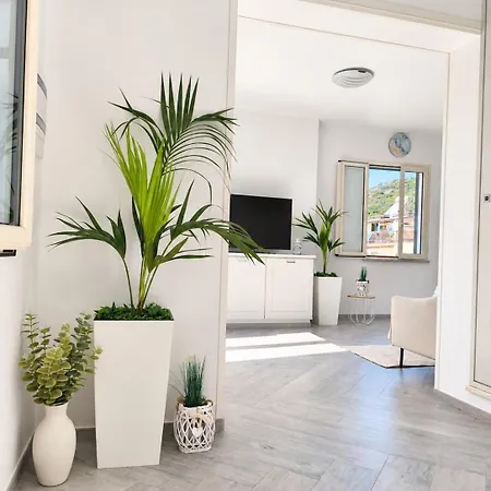 L'anfora Bianca Apartment *