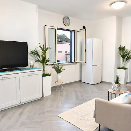 L'anfora Bianca Apartment *