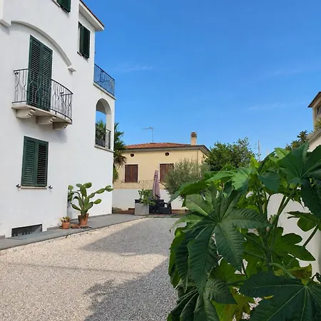 L'anfora Bianca Apartment *